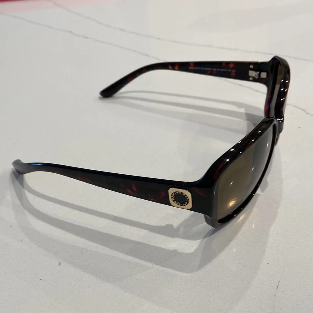 NWOT Marc Jacobs sunglasses with case included - Picture 2 of 5